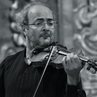 Gordan Nikolic dirige a la Orquesta de Cuerda de la OSCyL en Cámara 3